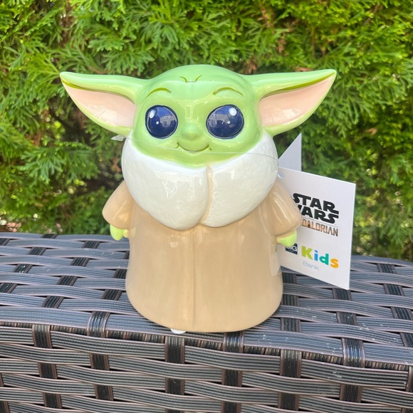 NWT Piggy Bank Mandalorian Star Wars baby yoda ceramic - Picture 7 of 8